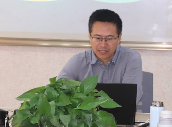 说明: C:\Users\hp\Desktop\书记经理讲党课新闻稿\2.jpg